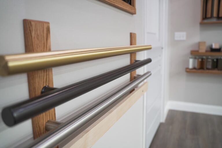 Metal Finish Options – Brushed Brass, Oil Rubbed Bronze, Brushed Stainless and Unfinished Wood Handrail in Maple